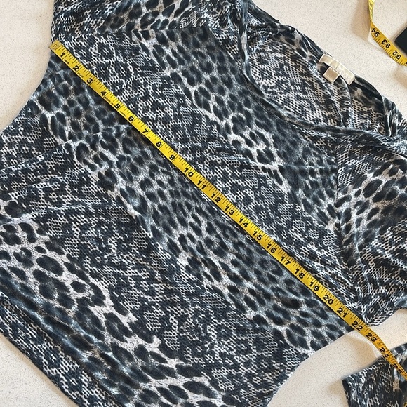 Michael Kors Size L Animal Snake Print Lightweight Long Sleeve T Shirt Top - Picture 7 of 11